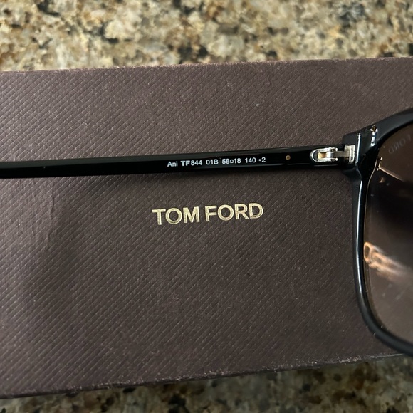 Tom Ford Sunglasses - Picture 4 of 8